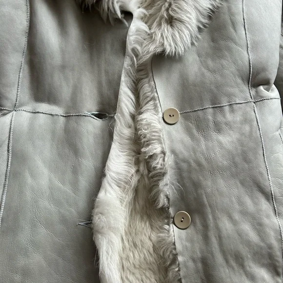 Sheepskin coat - Picture 2 of 6